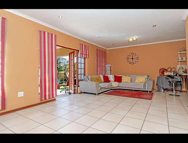 4 BEDROOM HOUSE FOR SALE IN SUMMERSET